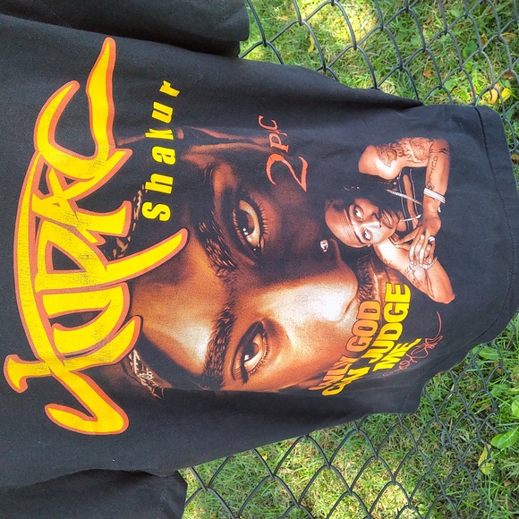 Tupac Shirts in Music & Band Tees